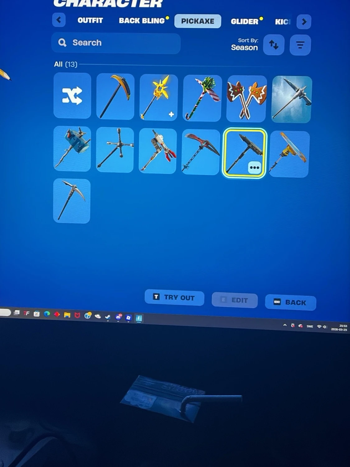 Fortnite-konto med skins och emotes - 1