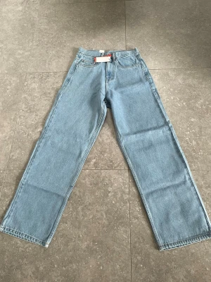 BeWider Jeans - Oanvända Jeans från BeWider i storlek 28/32. Vida jeans som även passar lite större i midjan. 