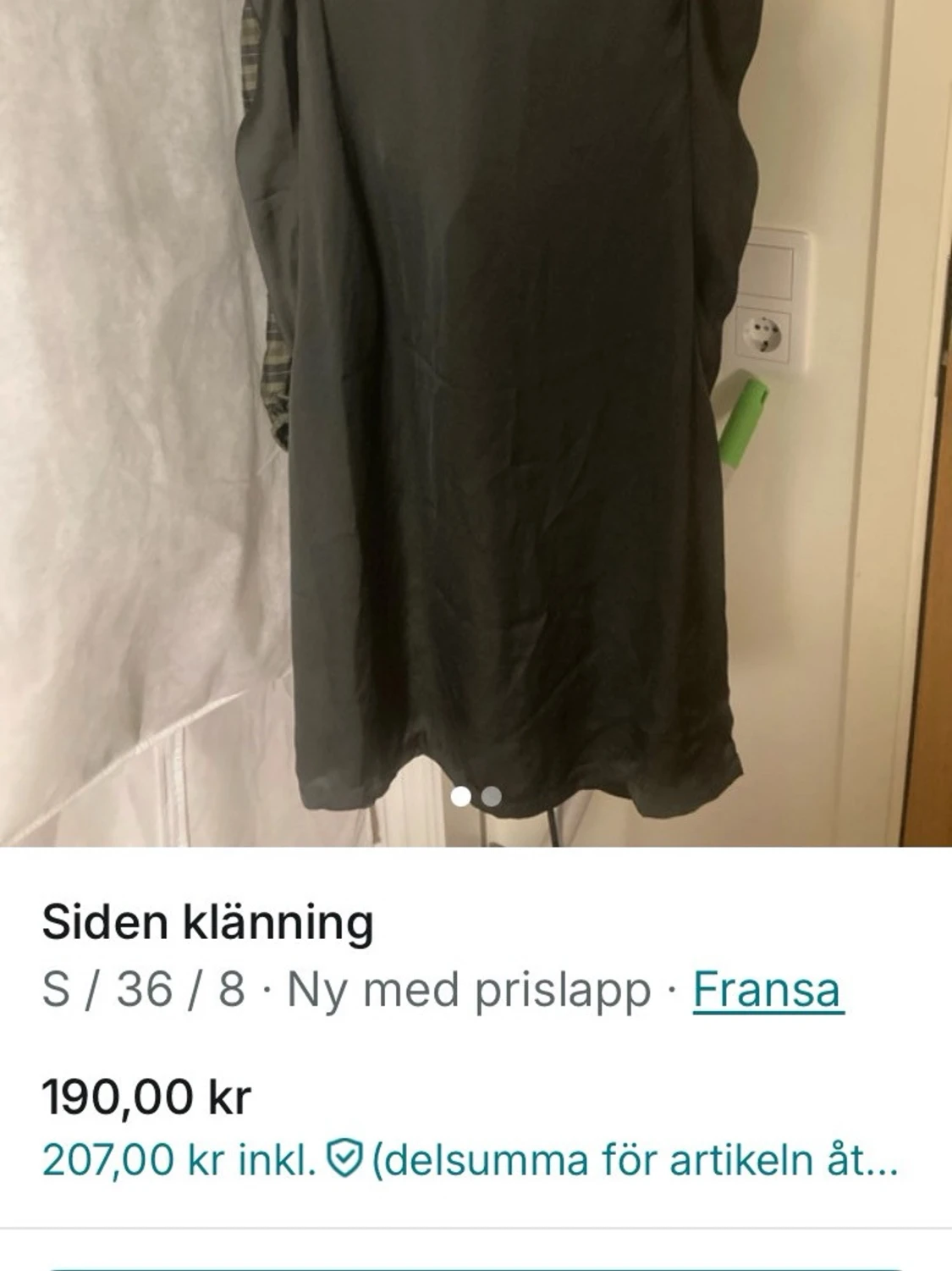 Mörkgrön sidenklänning från Fransa