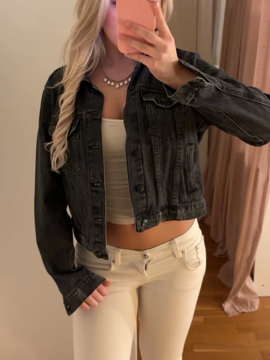 Svart jeansjacka med klassisk look - 2