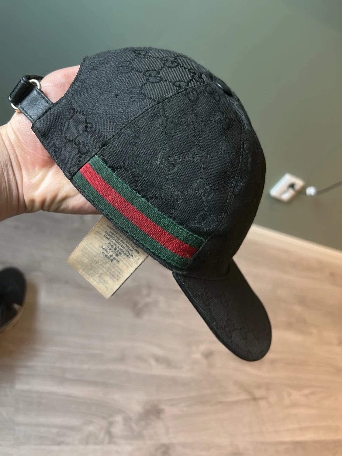 Svart keps från Gucci med GG-mönster - 1