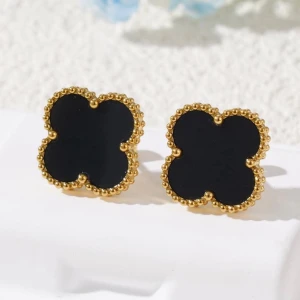 Fyrklöver-örhängen  - Fyrklöver-örhängen i rostfritt stål, pläterade med 18k guld. Väldigt fina och tidlösa, 15 mm – passar till alla tillfällen och med mycket hög kvalitet.