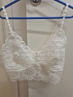 Ivory spetsbh från Free People XS - Helt ny med lapp kvar. 