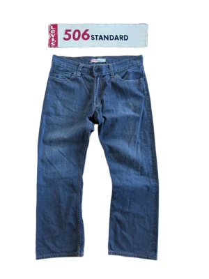 Levi's 506 Standard blå jeans - Ett par riktigt feta vintage bootcut jeans🔥🔥  Mått: Benlängd 100 cm Benöppning 23 cm Midja 46 cm  Skriv om du har några frågor✍️✍️✍️ 