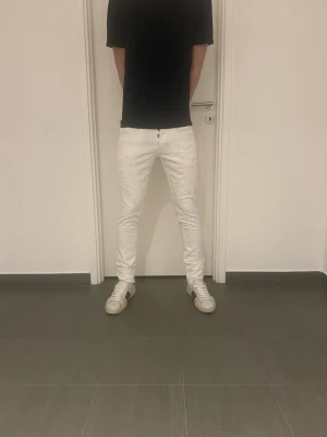 Dondup George jeans - Säljer nu dessa feta Dondup George jeans, skriv för fler bilder/frågor😊