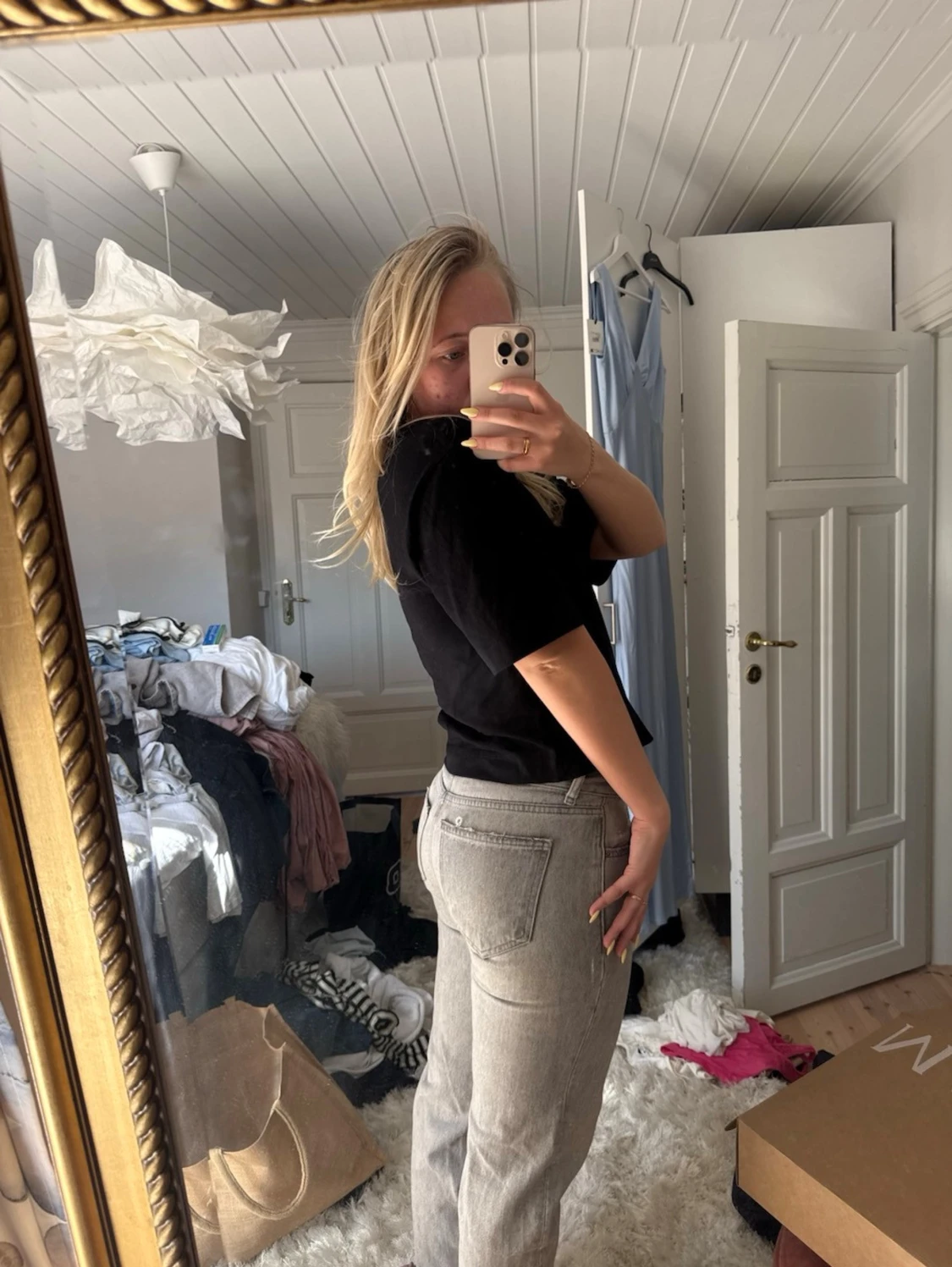 Grå raka jeans med låg midja - 1