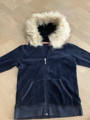 Juicy Couture kofta  - Storlek 10 men passar xs/xxs