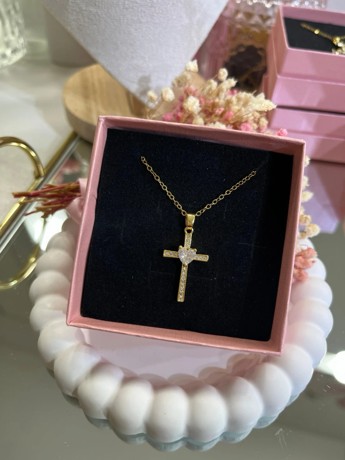 Guldpläterat kors halsband  - 1