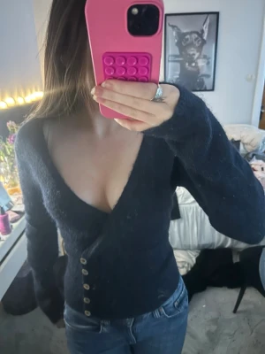 Tröja - Snygg mörkblå tröja🥰