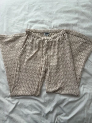 Linnebyxor  - Beigea linnebyxor från Madlady i storlek xs short🤍