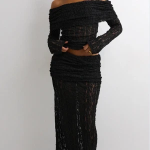 SÖKER!!!! - Söket detta set från Nelly i storlek xs-m!! Snälla skriv om ni har någon av delarna också! Tack på förhand😇😇🙏🙏