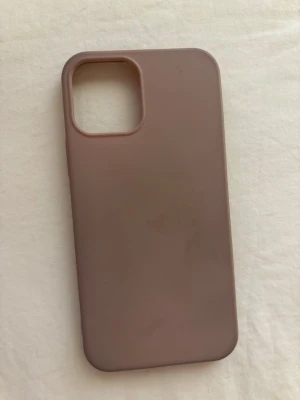 iPhone 12 skal - Mörk rosa skal för iPhone 12🤍
