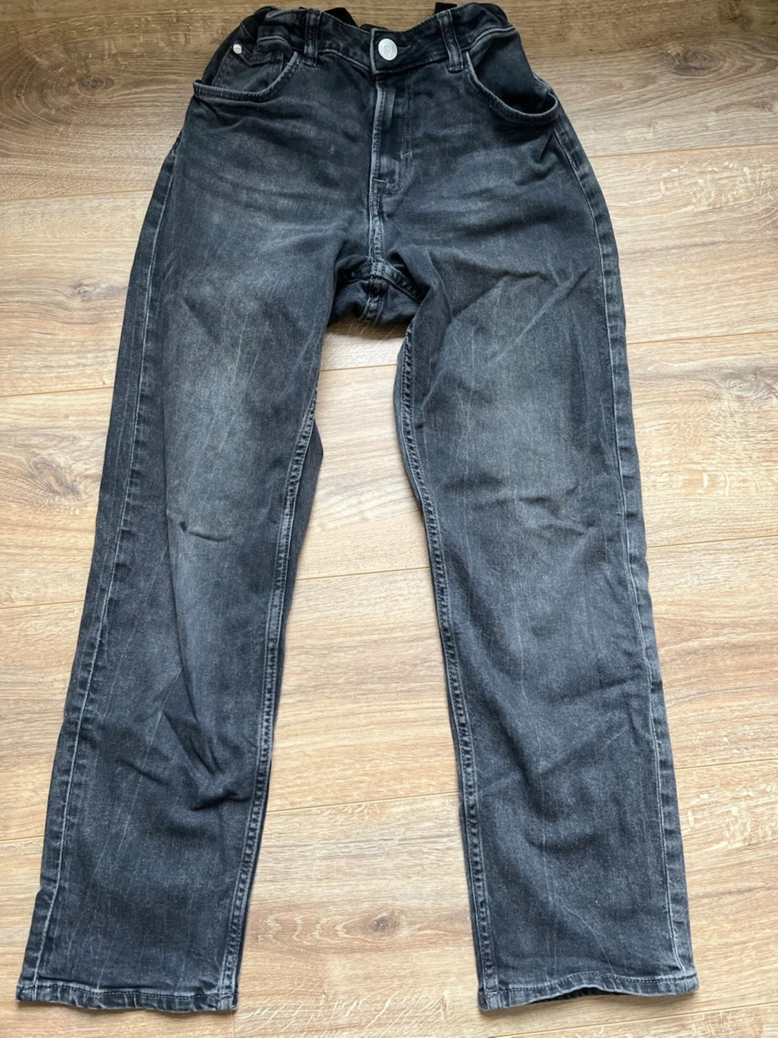 Svarta raka jeans med hög midja