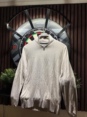 halvzips från Jack & Jones - Säljer tre par halfzips, storlek xs. Styckpris 150, 400 för alla.