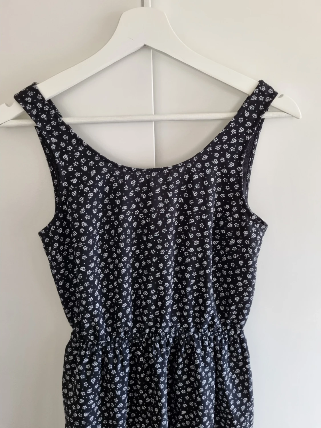 Svart blommig sommarklänning H&M - 1