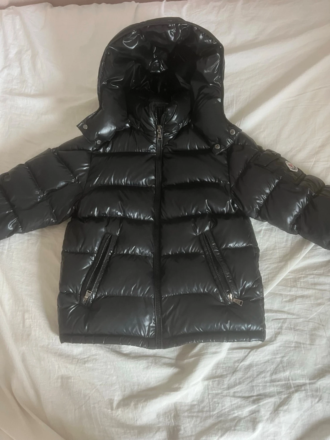 Svart dunjacka från Moncler