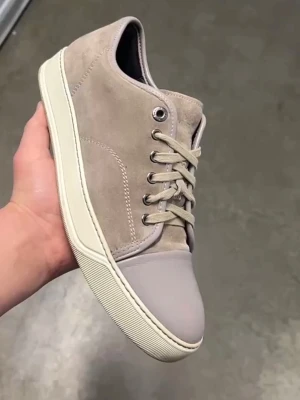 Gråa lanvins  - Stilrena skor från lanvin med allt og pris går och diskutera en viss del!!!