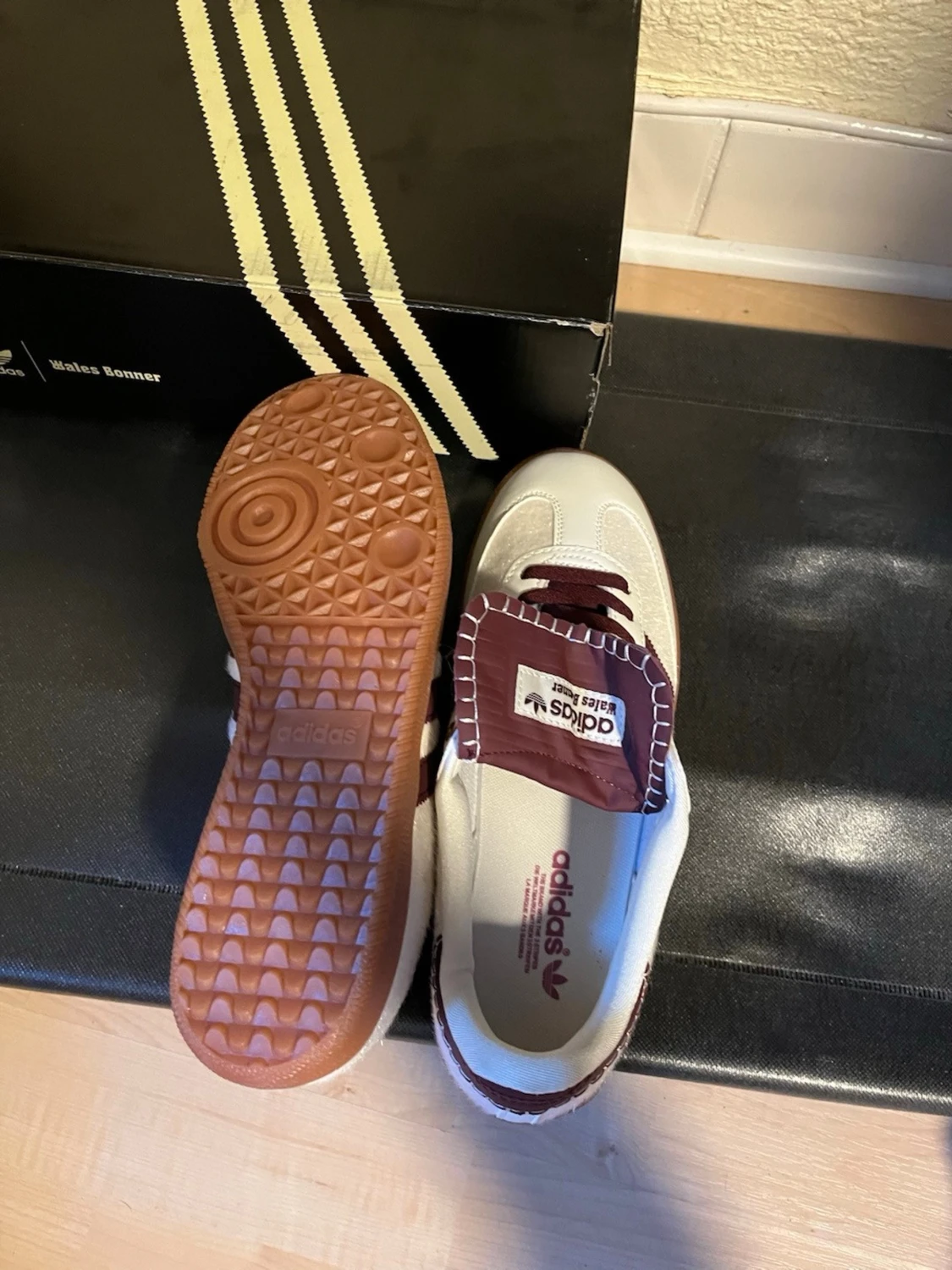 Adidas Wales Bonner Samba vinröd/vit - 3