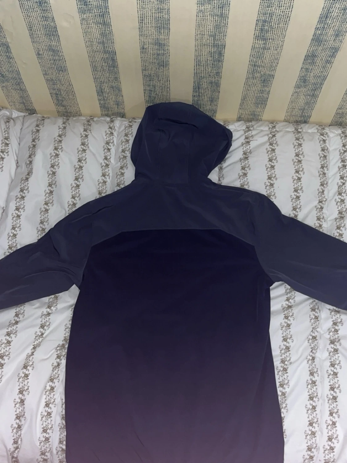 Mörkblå vindjacka från Under Armour - 1