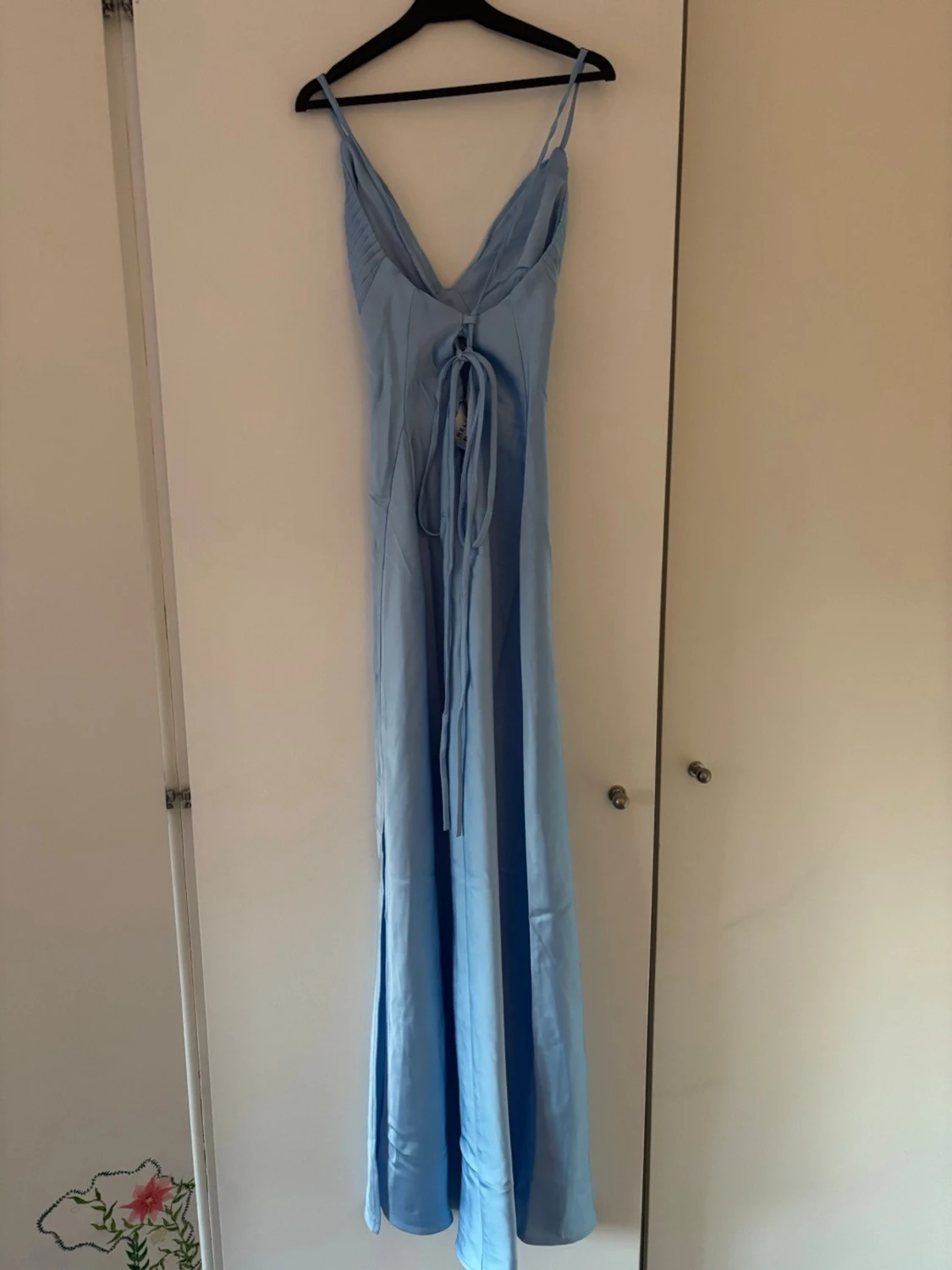 Ljusblå långklänning med slits - 3