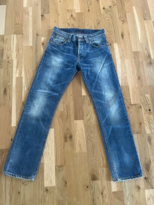 Nudie straight alf Jeans 30x32 - En nudie modell som inte säljs längre, mycket bra skick. Storlek 30x32