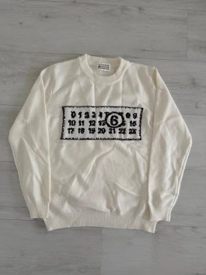 Maison Margiela white sweater - Size M, true to size. Just as new, unused. Feel free to ask questions DM