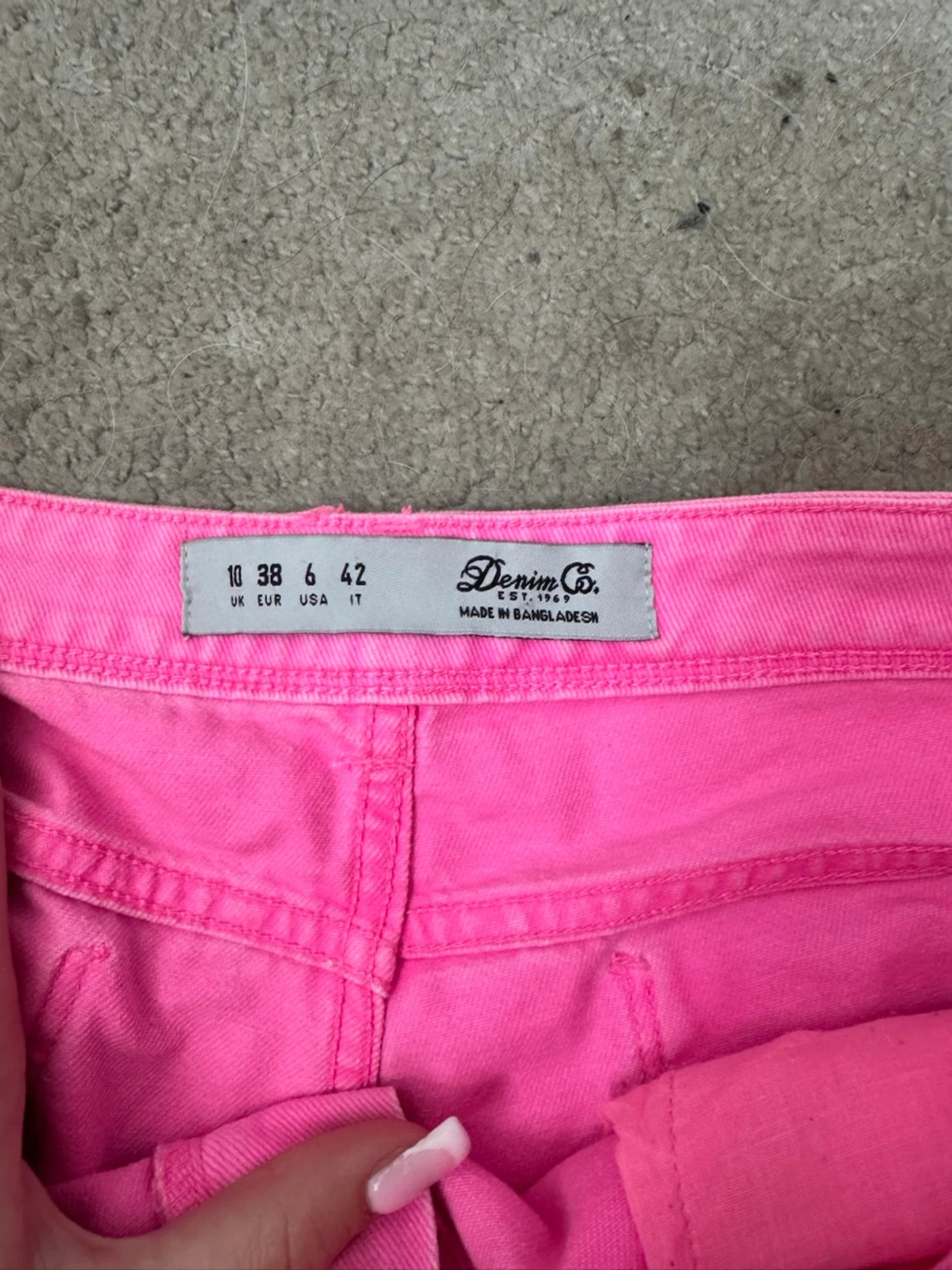 Rosa jeansshorts med fransig kant - 3