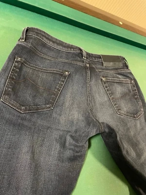 Jacob cohen jeans - Jacob cohen jeans herr| pris:1299kr| storlek: W31 L33| skick:9/10| hör av dig vid minsta lilla fundering eller fråga|