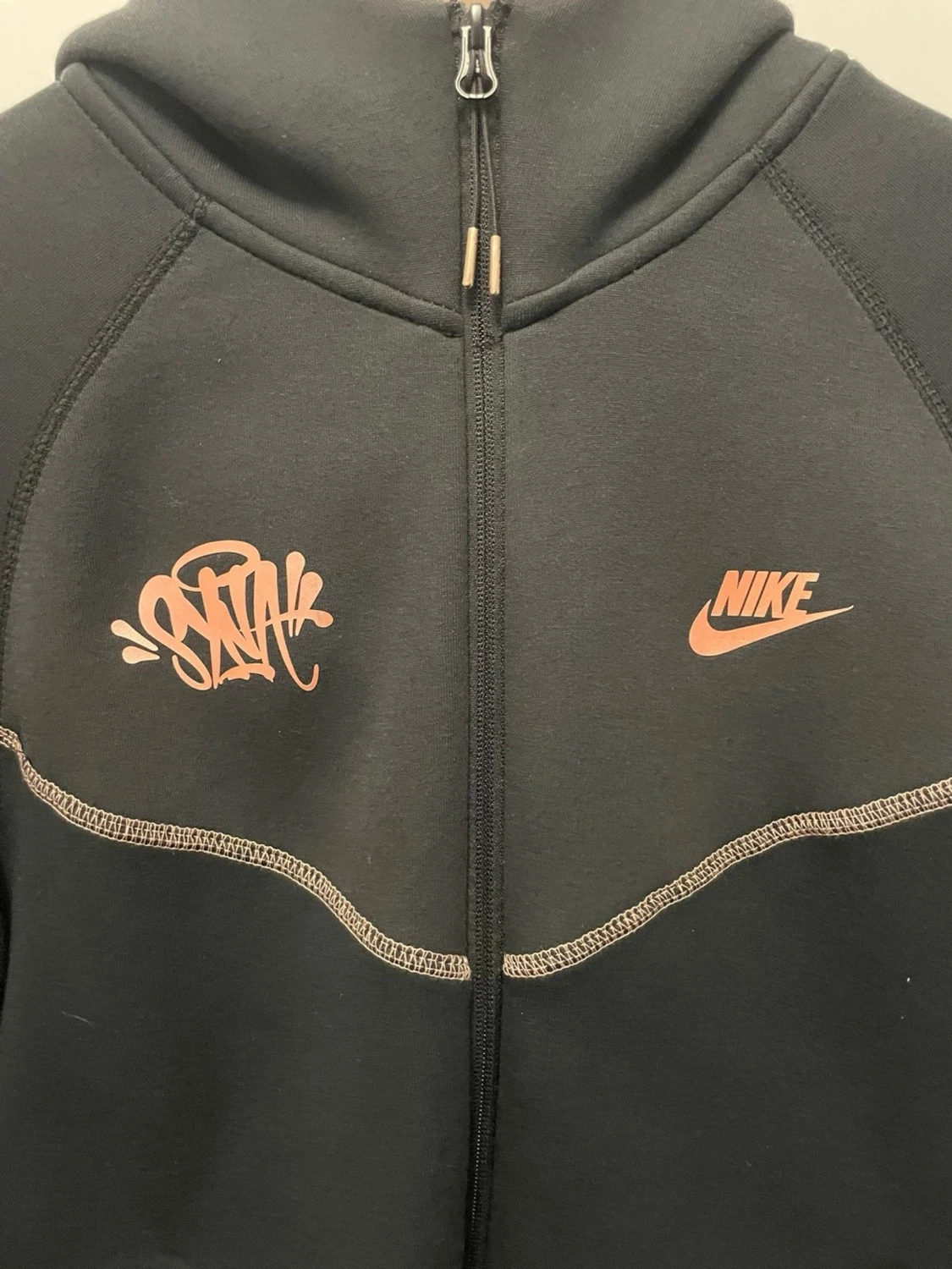 Svart Nike hoodie med dragkedja - 1
