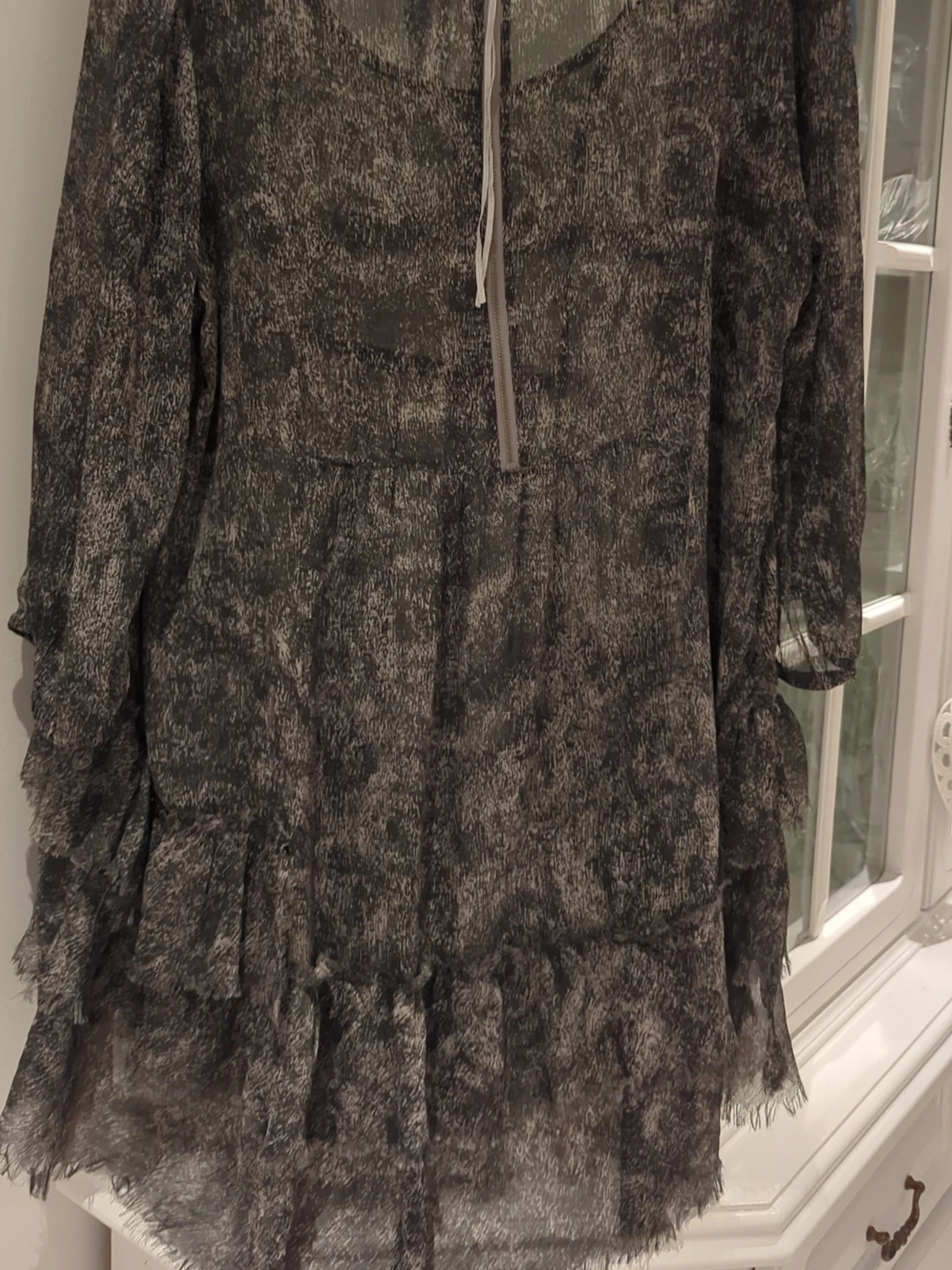 Grå volangtunika från Åhlens+ - 2