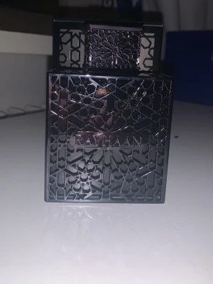 Rayhaan obsidian - Inspirerad av dior homme parfum✅100 ml har bara provsprayats👍🏽kom privat vid fler frågor eller bilder🤝