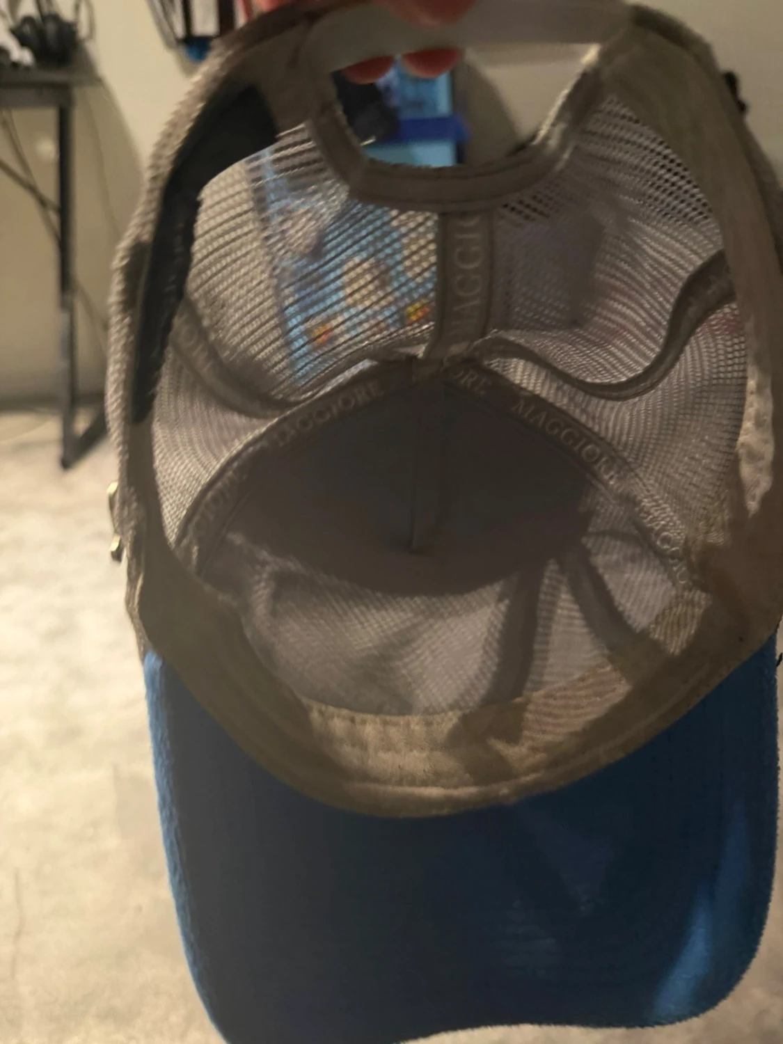 Blå meshkeps med tryck framtill - 2