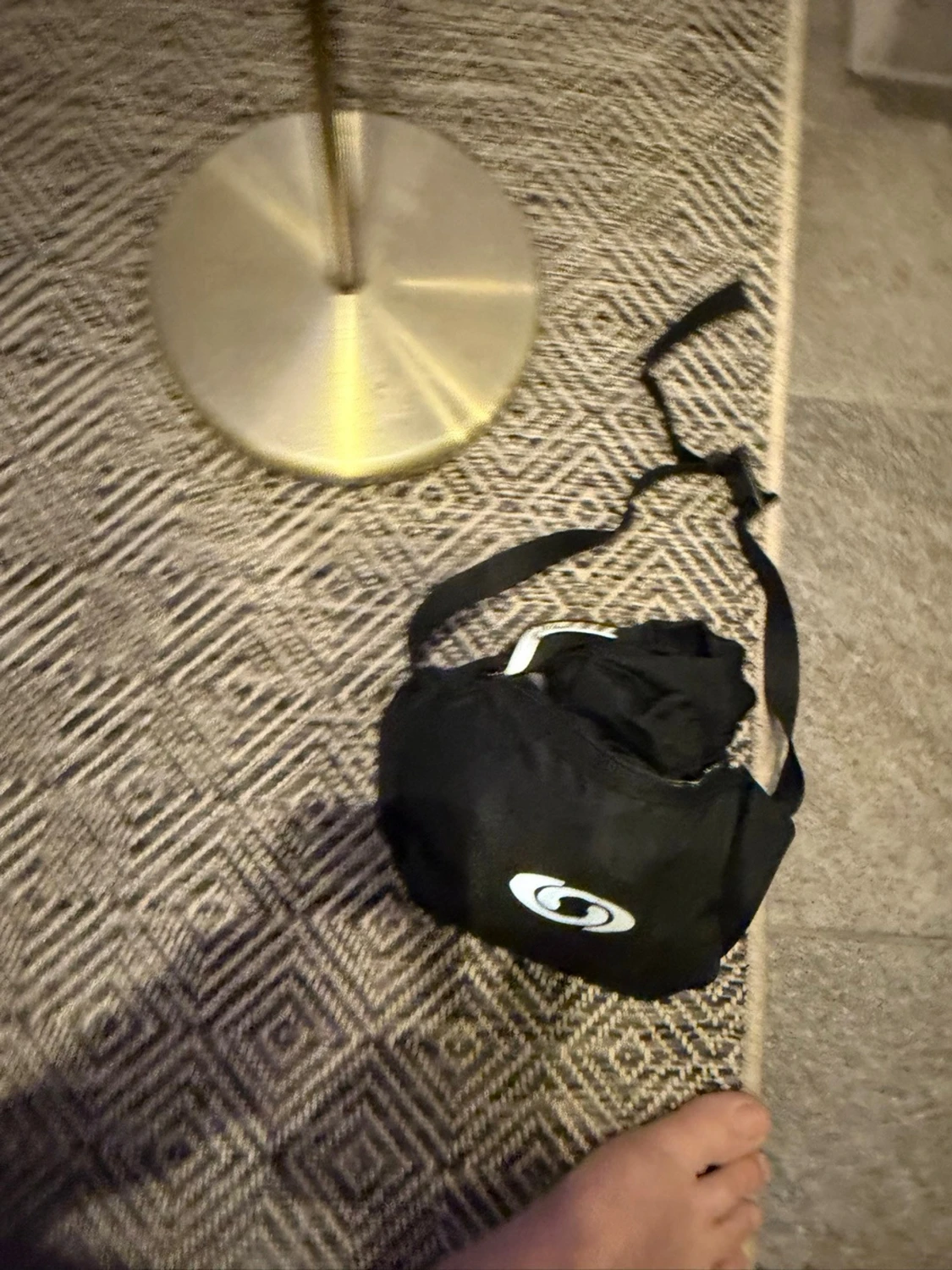 Svart vindjacka med reflexdetaljer - 3