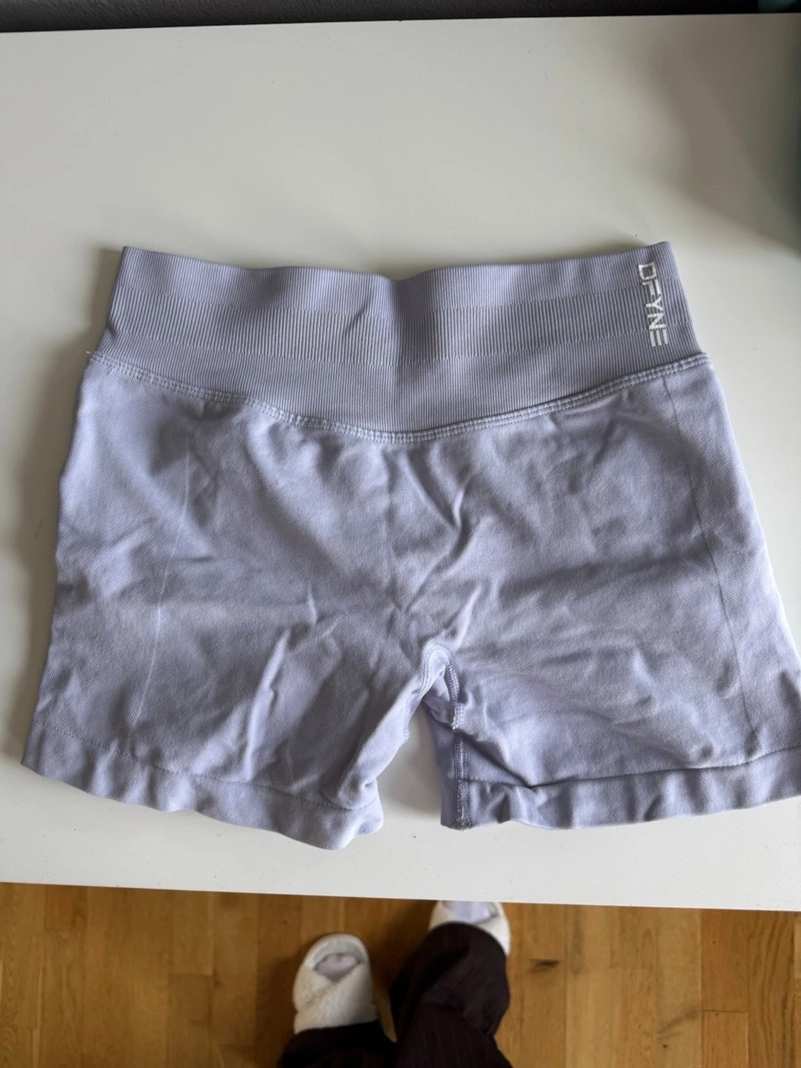 Ljuslila shorts från DFYNE  - 1