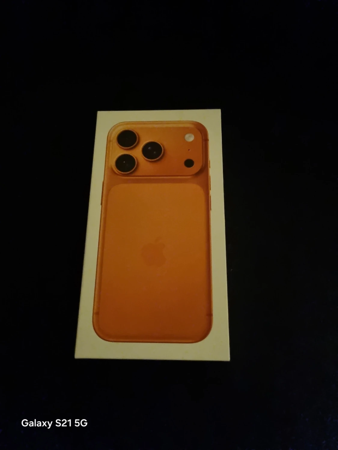 iPhone 17 pro 259gb Orange