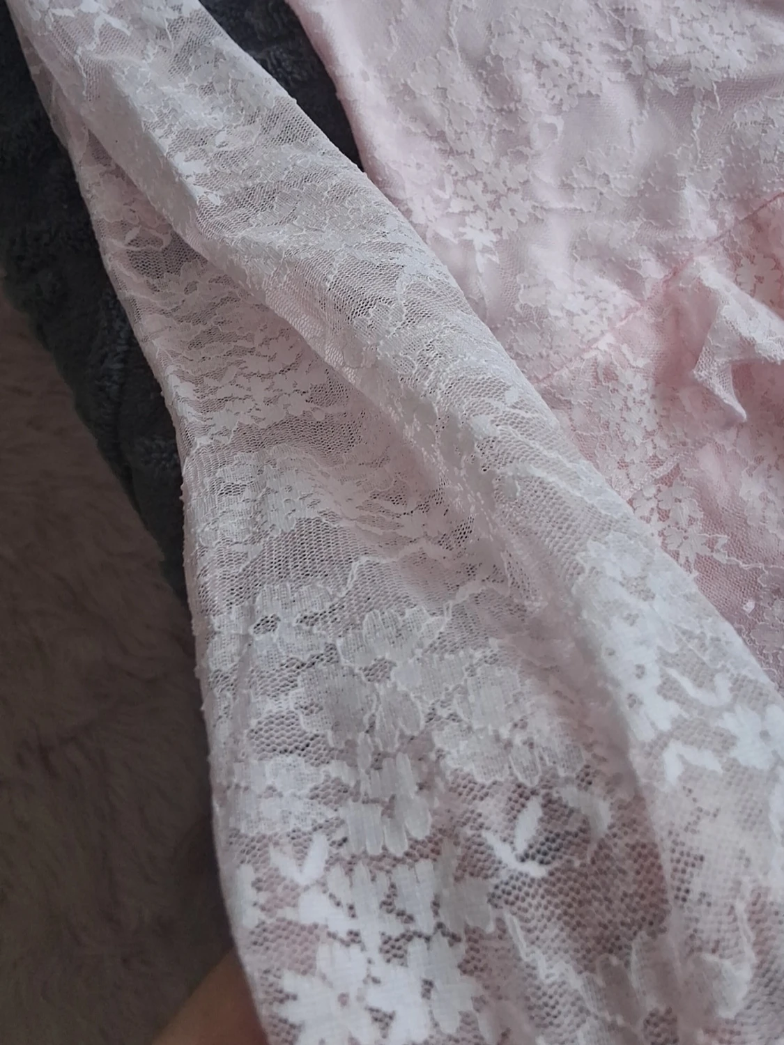 Rosa spetsklänning med volanger - 3