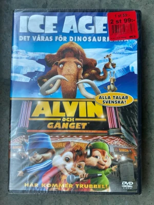 Ice age 3/Alvin & gänget dvd - HELT NY & INPLASTAD  Denna DVD innehåller två filmer: "Ice Age 3: Det våras Mot Dinosaurierna" och "Alvin och Gänget". Båda filmerna har svenskt tal. "Ice Age 3" har en speltid på 1 timme och 30 minuter och rekommenderas från 7 år. "Alvin och Gänget" har en speltid på 1 timme och 32 minuter och rekommenderas från 7 år.  Finns på språk: Ice age: Svenska, Norska, Finska, Engelska  Alvin & gänget: Svenska, Danska, Norska, Finska, Engelska.