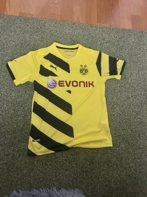 Reus Dortmund  - Säljer en Marco reus tröja oanvänd från hans tid i Dortmund perfa skick.