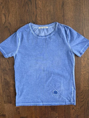 Acne Studios Face Patch T-shirt Men’s Blue - Acne Studios Face Parch T-shirt in very good condition. Size Small Original Price : around 1000 SEK Price : 399 SEK