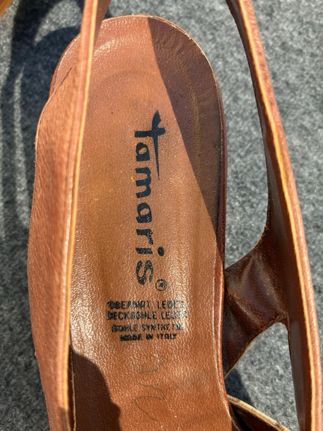 Bruna peep-toe pumps från Tamaris - 2