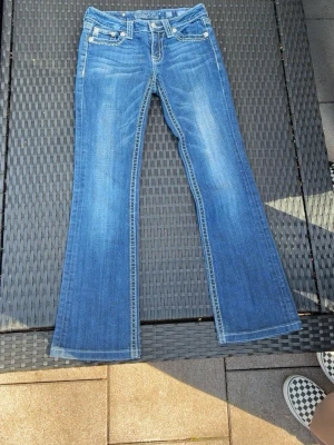 Miss me jeans - Säljer dessa låg midjade miss me jeans eftersom dem inte längre används. 💞