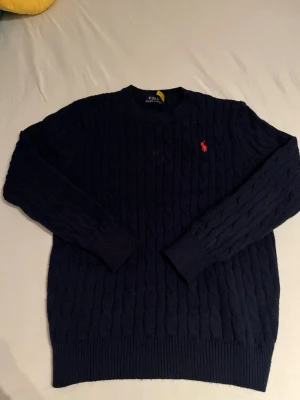Sweatshirt  - Helt ny. Inte använd. Passar storlek S.