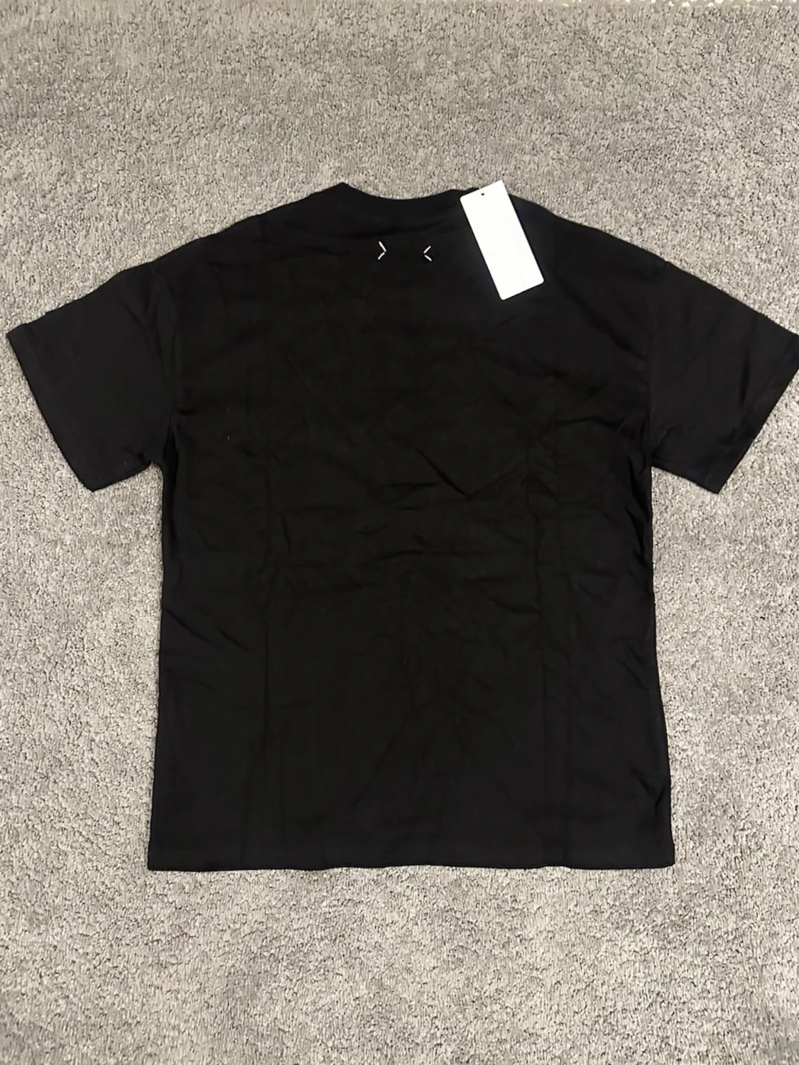 Maison Margiela svart t-shirt med print - 1