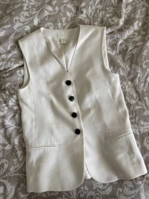 White vest from H&M - Size 36
