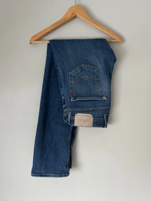 Replay Grover jeans  - Blåa Replay Grover jeans | Storlek 31/32 | Mycket bra skick! Hör av dig vid frågor 🙌🏼 