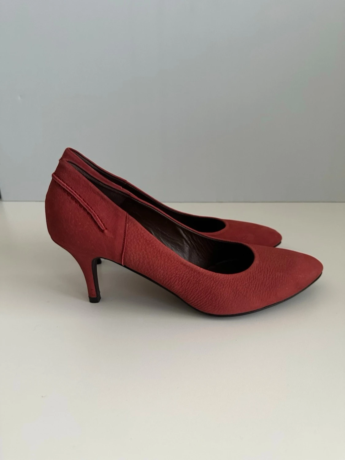 Röda mockapumps från Filippa K