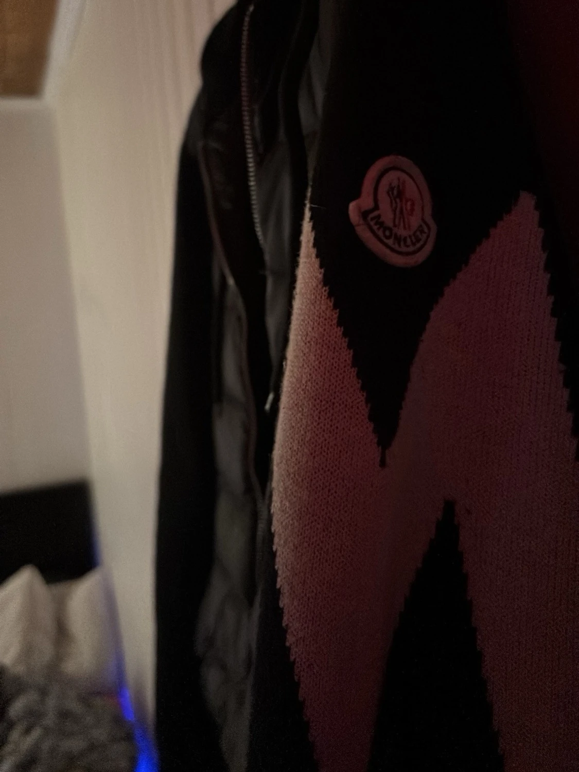 Svart Moncler jacka med stickade ärmar - 1