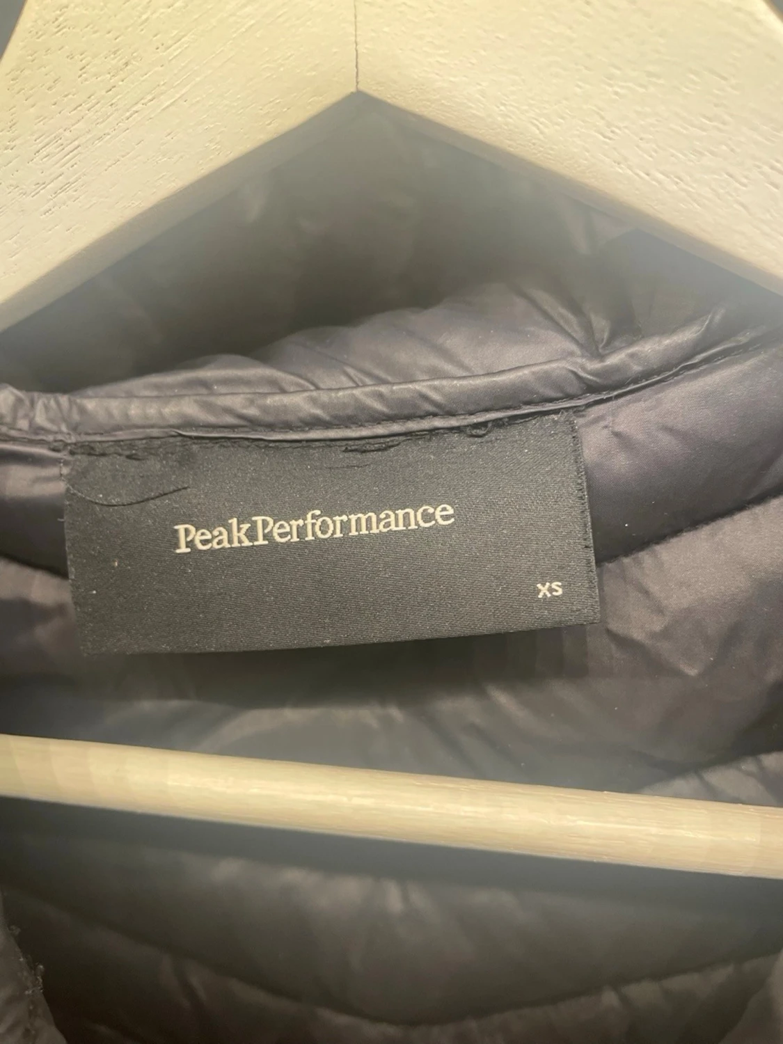 Svart dunjacka Peak Performance - 2