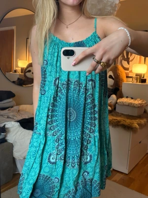 Somrig klänning - Jättesomrig klänning i sååå härlig färg!!😍🙏🏽💞Skönaste klänningen nånsin 😍🥹