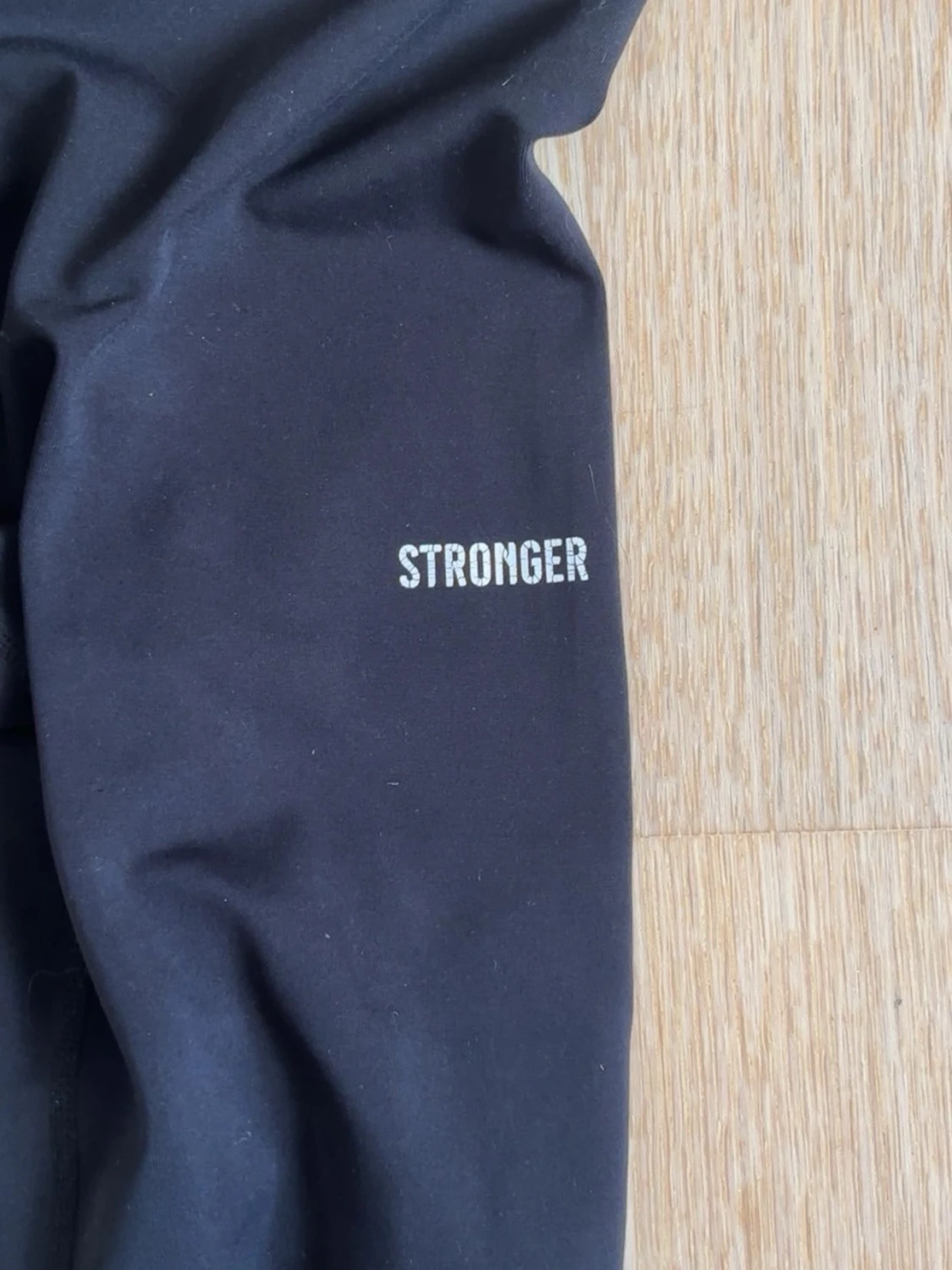 Svarta leggings från Stronger - 2